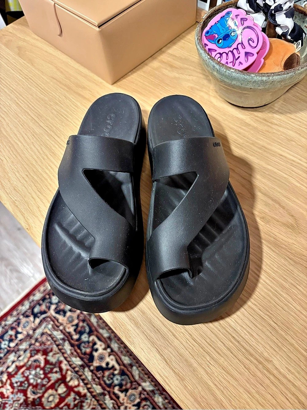 Crocs Getaway Platform Toe Loop Black Sandals size 8
